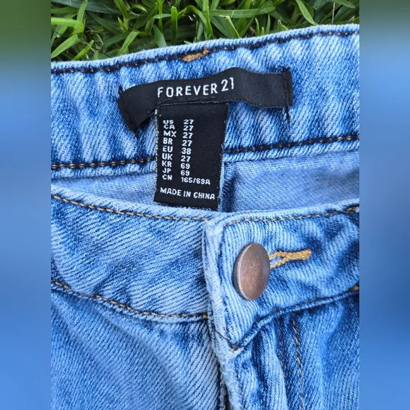 Forever 21 Ripped Blue Jeans Size 27 - Picture 2 of 4